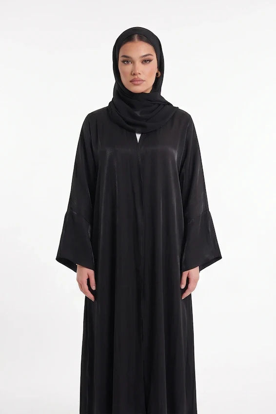 Abaya pour la Omra : comment s'habiller pour le pèlerinage à La Mecque