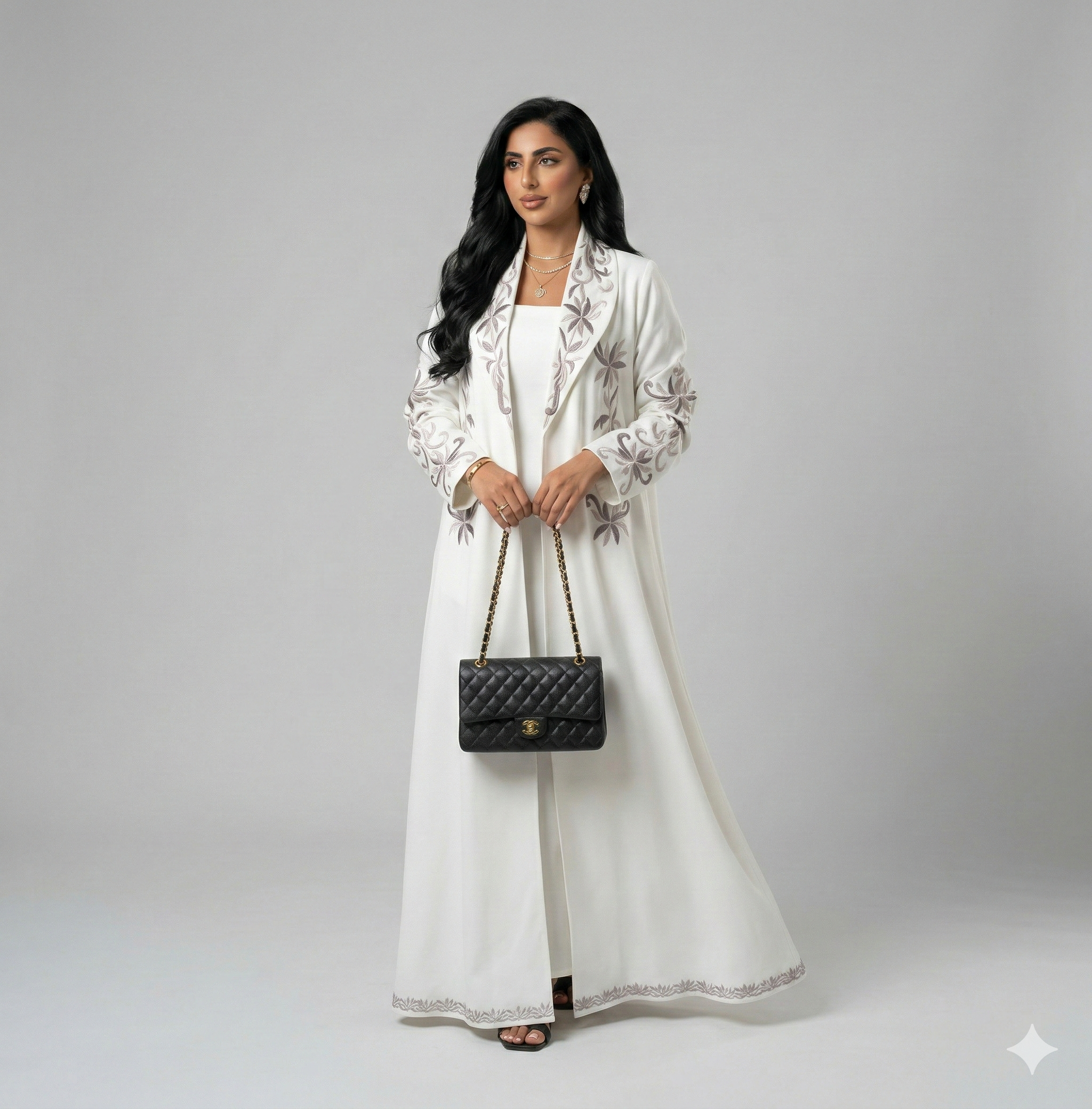 Abaya Épure Florale – Abaya Ouverte à Broderies Artisanales