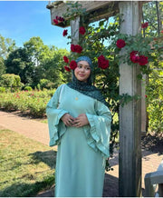 Naïla Light Green Flowing Nida Abaya