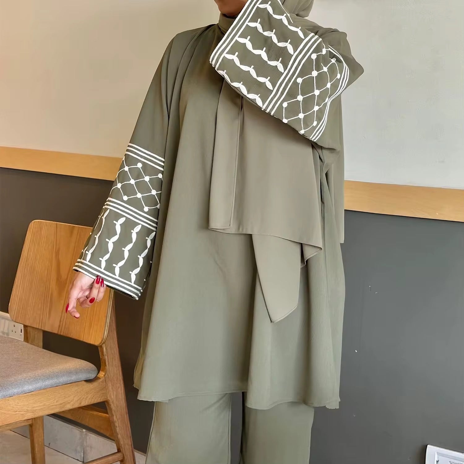 Ensemble abaya 2 pièces vert Soumaya crêpe jazz Maison Ayla