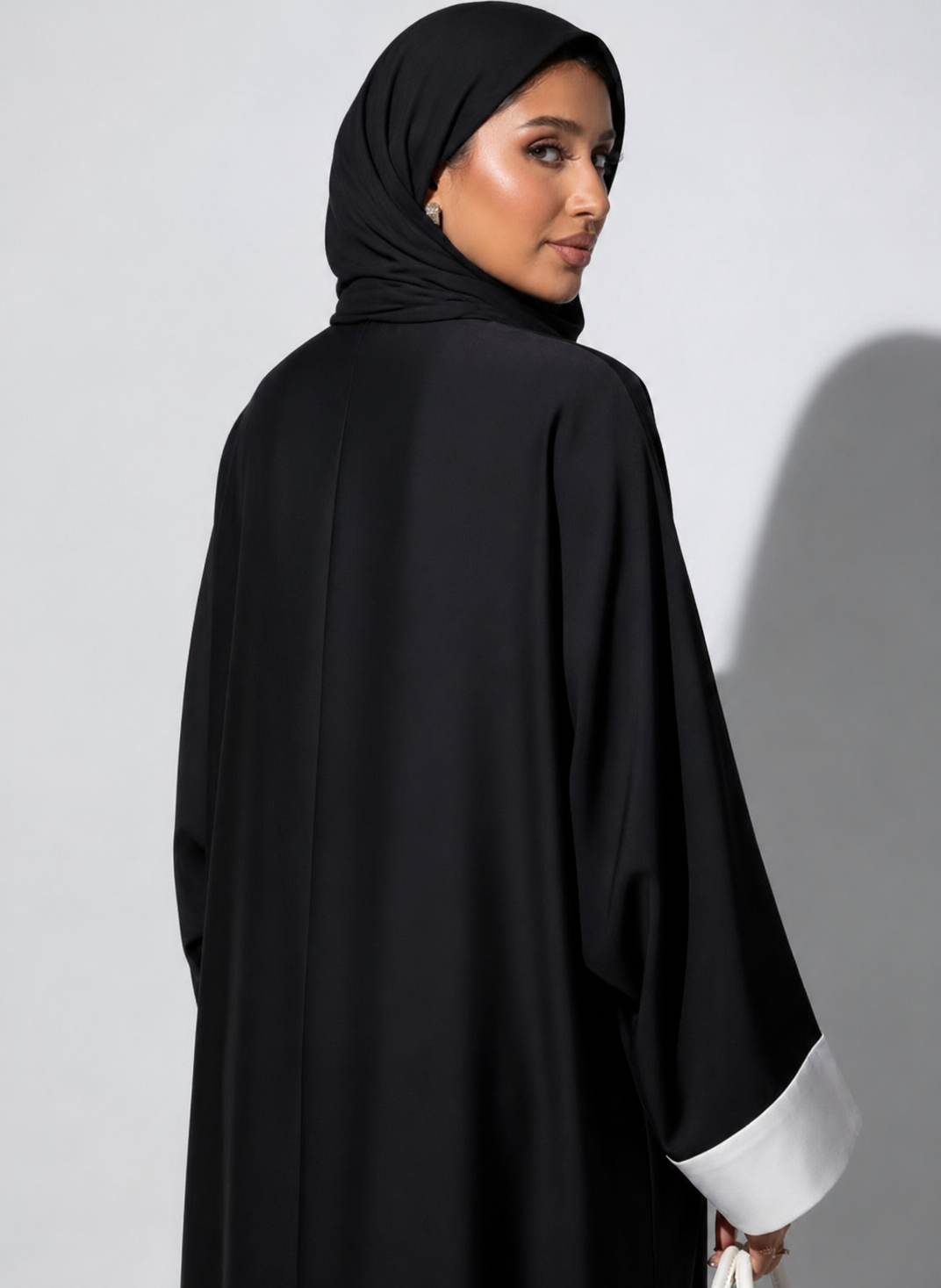 Dalya Black & White Abaya